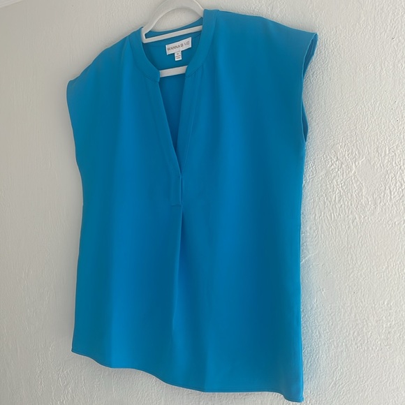 Wanna B Me Medium Aqua Blue Women’s Top - Picture 8 of 9